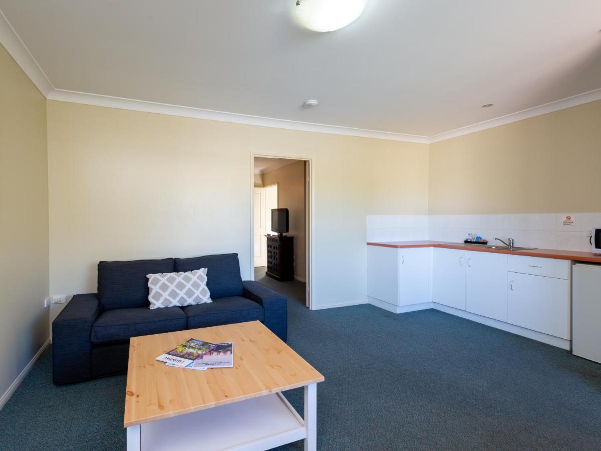 טוומבה Villa Nova Motel מראה חיצוני תמונה